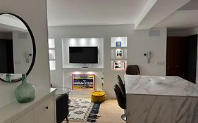 Entire Apartament 1 Minute From The Historical Center